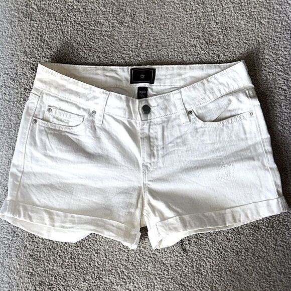 Gap Distressed White Denim Jean Shorts! - Picture 6 of 6